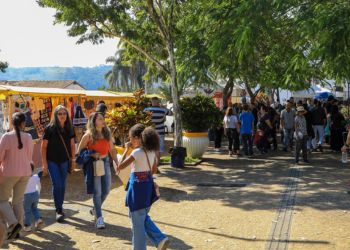 Feira de artersanatos e alimentos