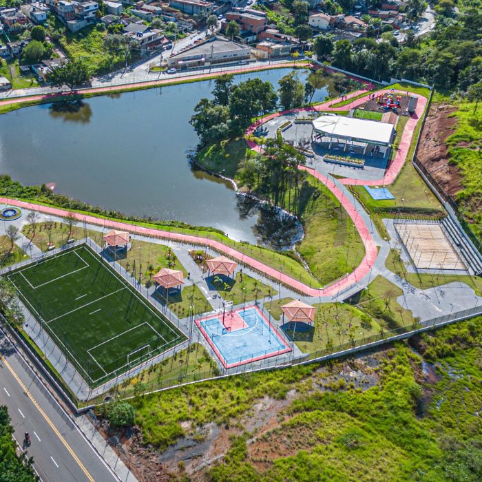 Construção de 20 praças esportivas