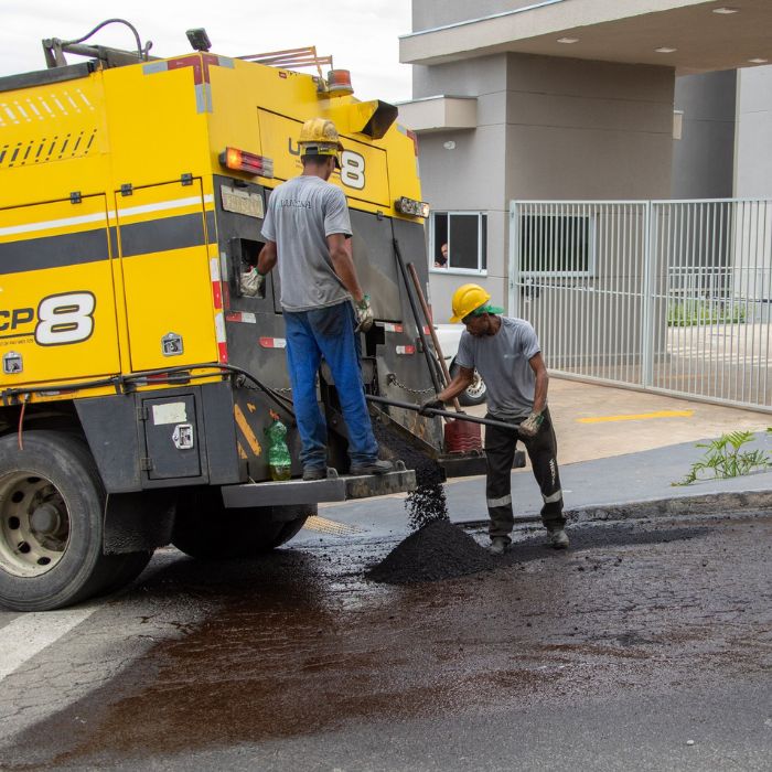 Ações de tapa buraco, sinalização, poda de árvores, substituição de lâmpadas, manutenção de pontos de ônibus, construção de novos Ecopontos