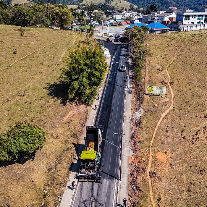 Recapeamento de vias: 100 km ao ano