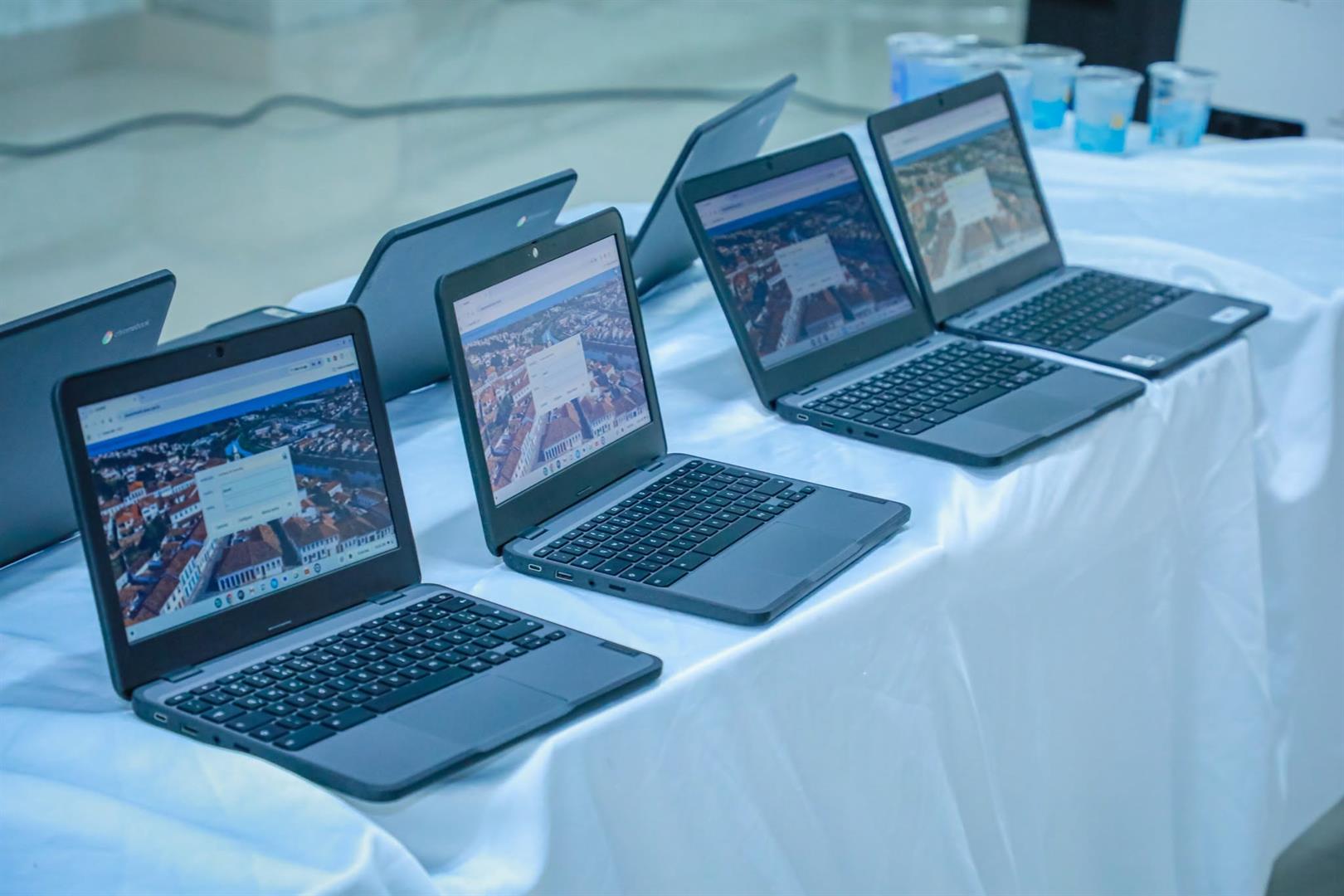Aquisição de mais 10 mil notebooks